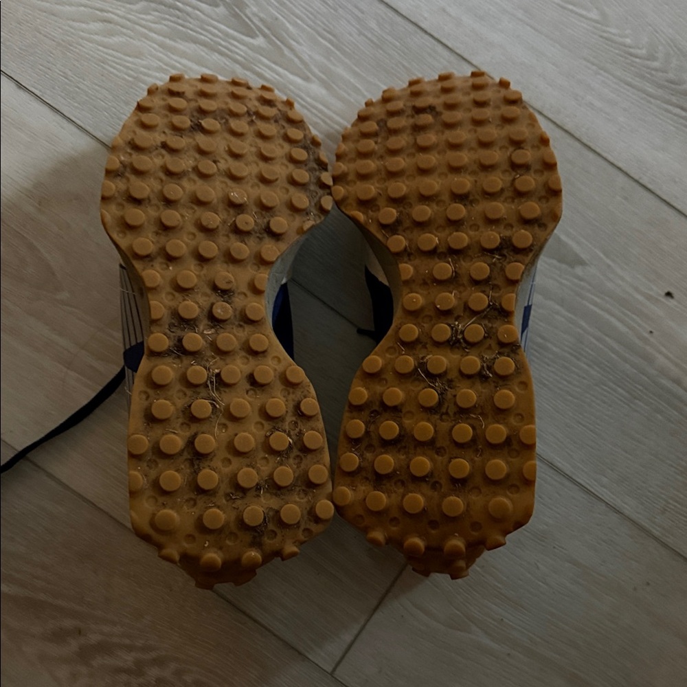 New Balance Men’s Blue and Tan Running Sneakers - Picture 5 of 6